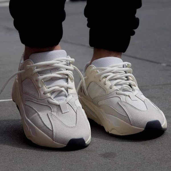 Yeezy Boost 700 Analog EG7596-6