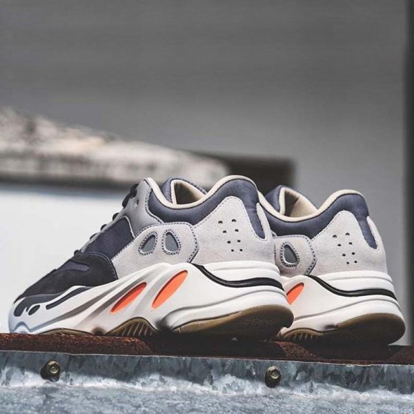 Yeezy Boost 700 Magnet FV9922-5