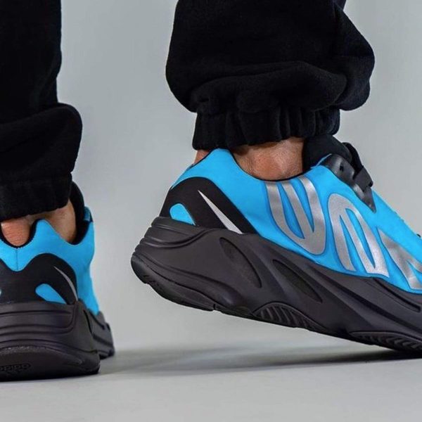 Yeezy Boost 700 MNVN Bright Cyan GZ3079-8