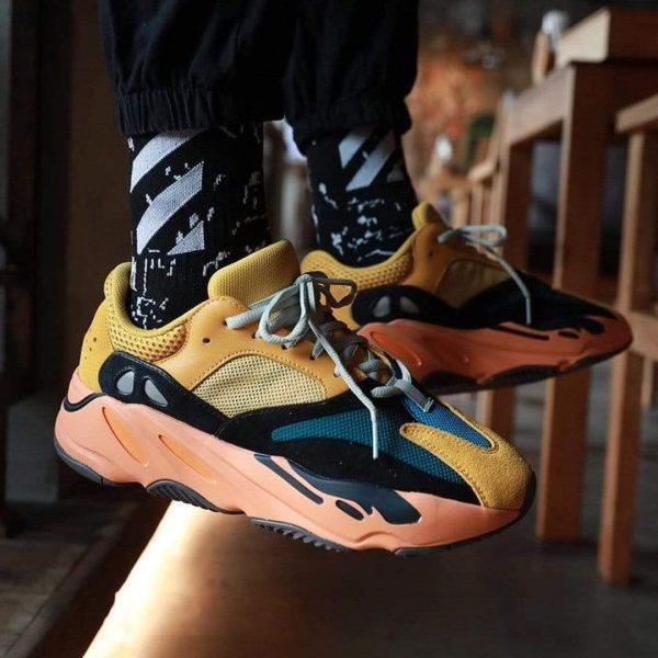 Yeezy Boost 700 Sun GZ6984-4