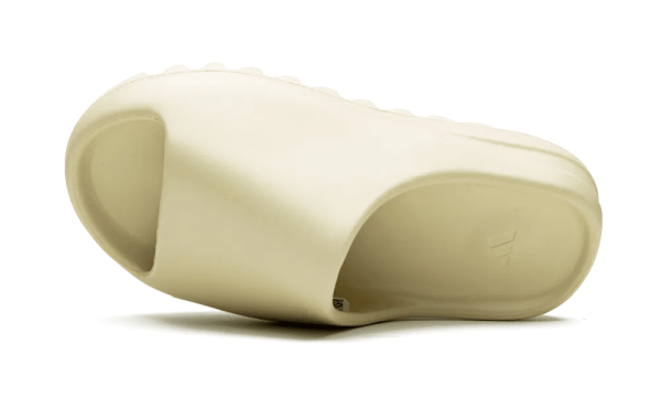 Yeezy Slide Bone FW6345-4